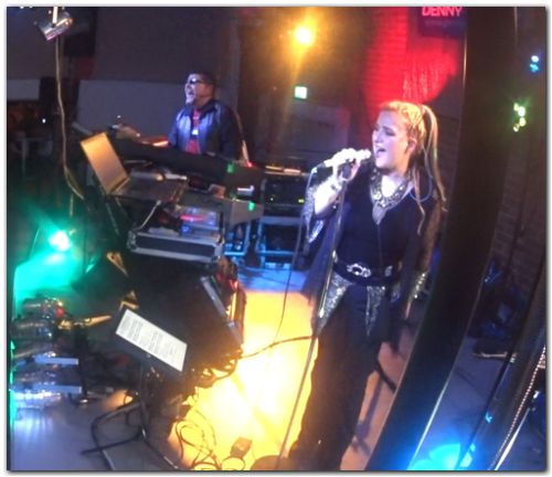 Partyduo DENNY & BAND aus dem Saarland für Fasching, Hochzeit (auch italienische, französische), Kirmes, Stadtfest, Geburtstag, Firmenfeier, Betriebsfest, Polterabend, Dorffest, Gala, Jubiläum, Eröffnung, Tag der offenen Tür, Vernissage, Messe, Verein, Show, Fasching, Kappensitzung, Halloween, Weihnachtsfeier, Silvester, Pianist, Ü30, and und + Band, Top40 Partymusik Tanzmusik Livemusik Alleinunterhalter Duo Trio Quartett Saarland Saarbrücken Saarlouis Völklingen Pfalz Hessen Baden-Würtenberg Bayern NRW Luxembourg